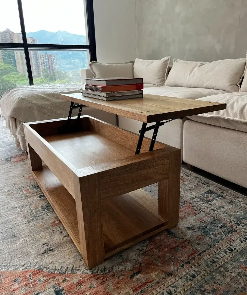 Mesa de centro en madera natural elevable
