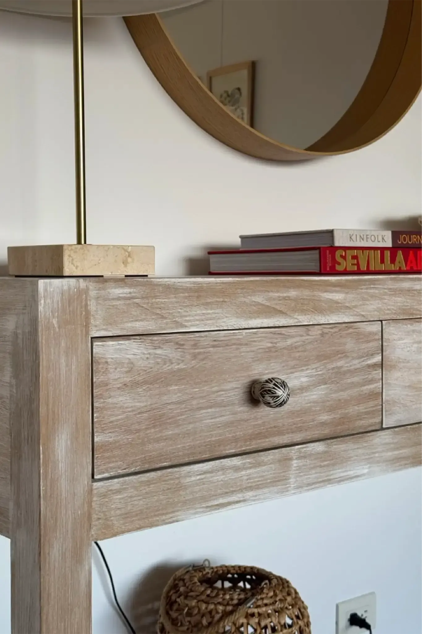 Mesa de centro elevable en madera natural — Apto. Carolina Mesa