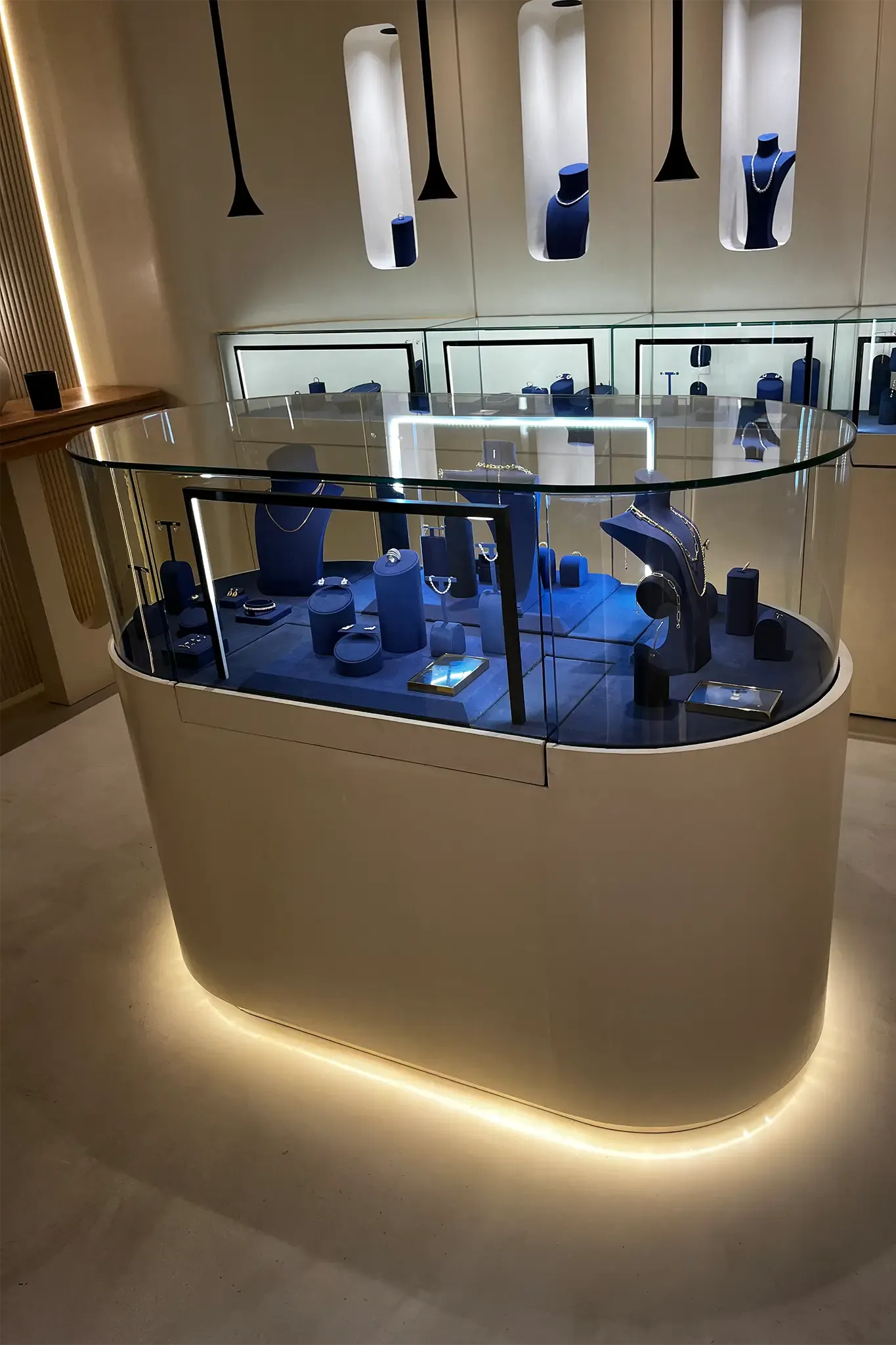 TODO: descripción imagen galería 1 — Local Joyería Capria