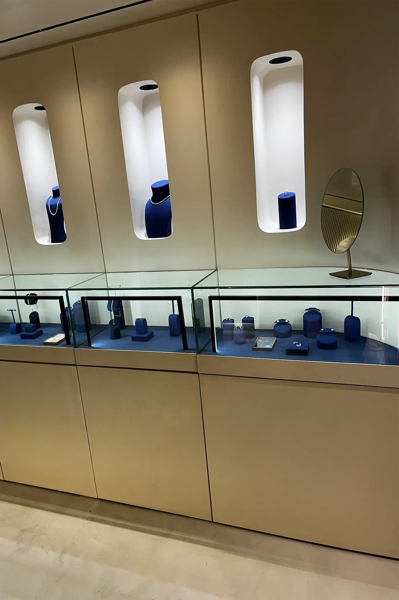 TODO: descripción imagen galería 4 — Local Joyería Capria