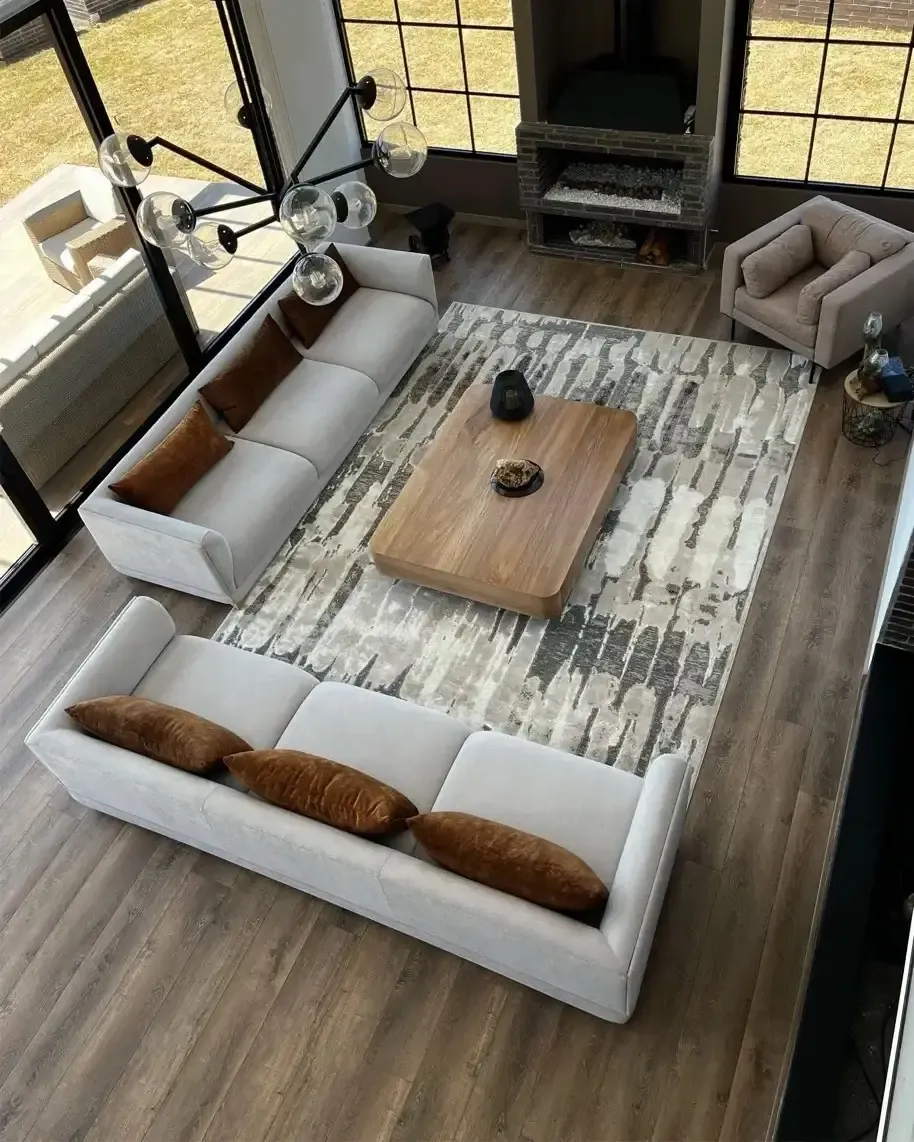 Cama tapizada en tela tipo terciopelo — Casa Juan Pablo